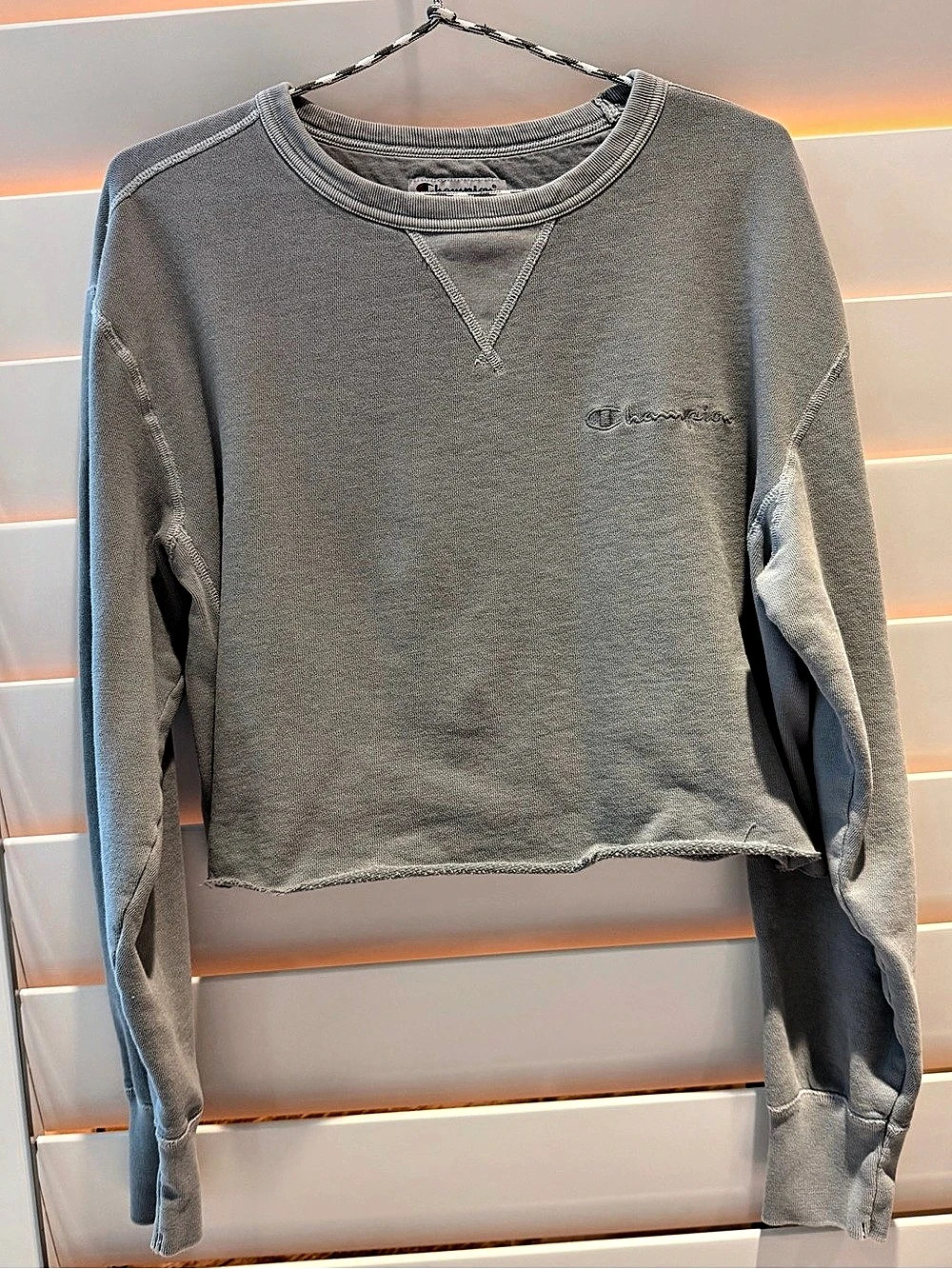 🩶 Vintage Champion Authentic Raw Hem Cropped Crewneck Sweatshirt Gray, Medium